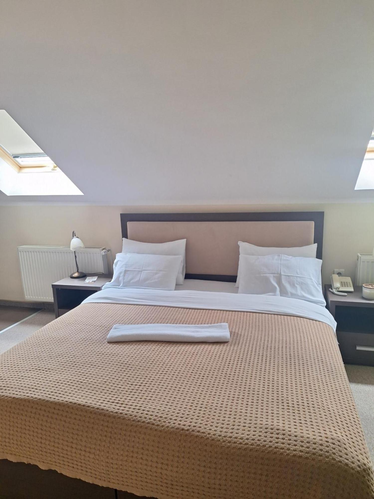 Garni Hotel Ema Kragujevac Eksteriør bilde