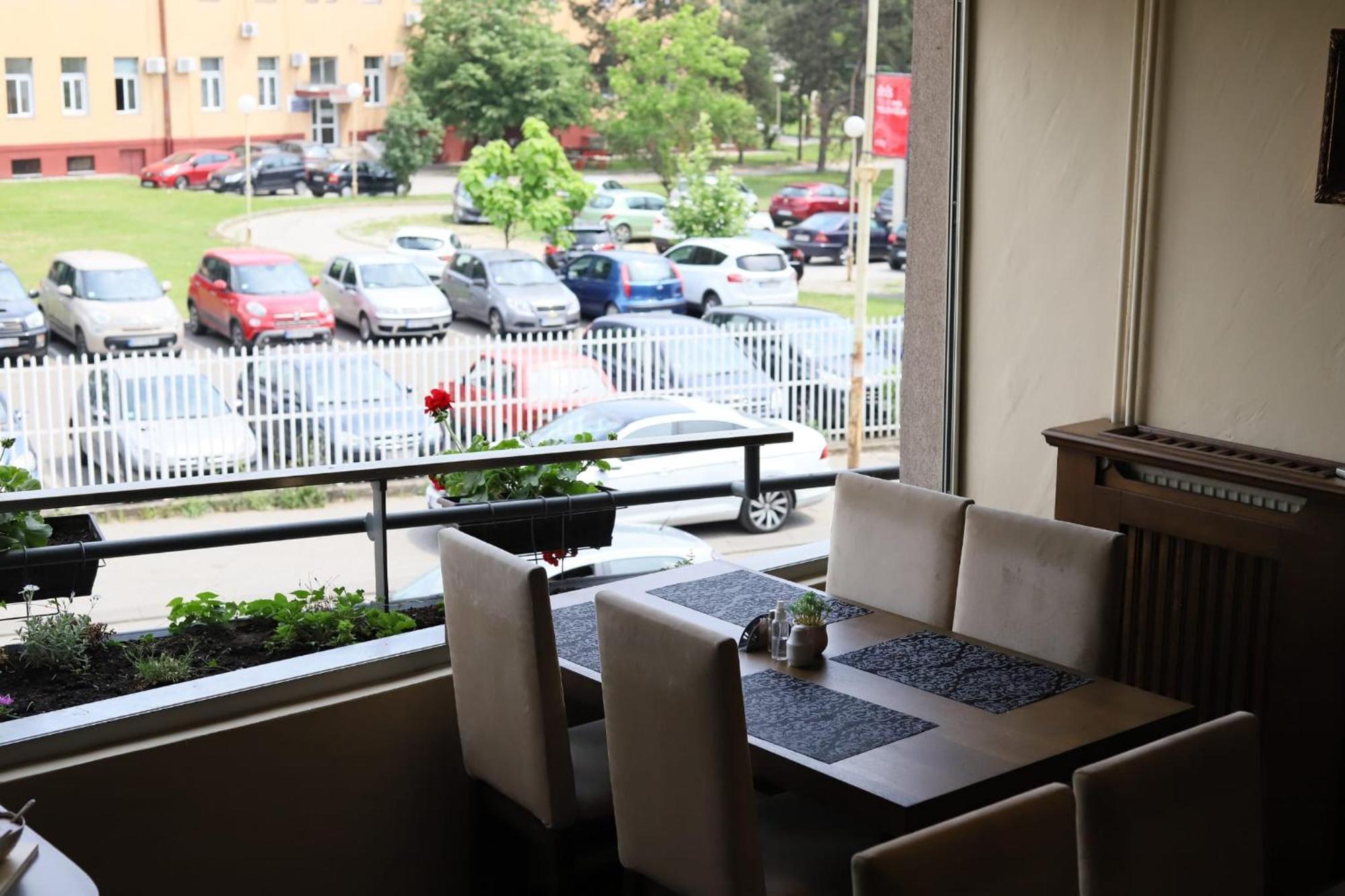 Garni Hotel Ema Kragujevac Eksteriør bilde