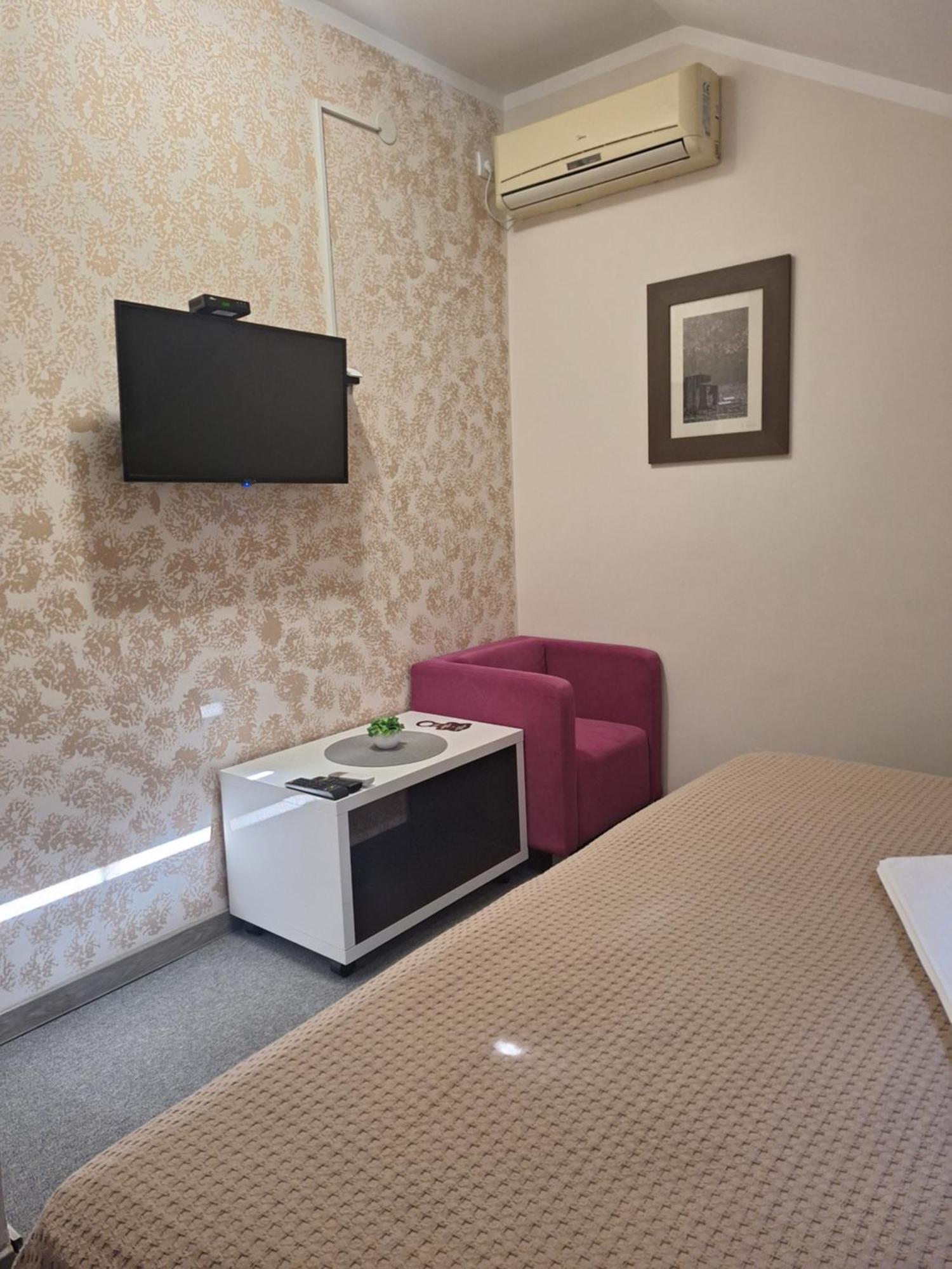 Garni Hotel Ema Kragujevac Eksteriør bilde